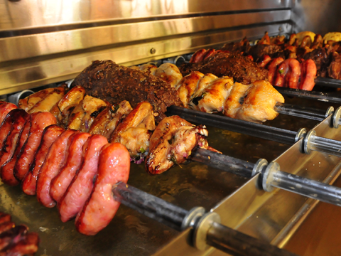 Setembro com Churrasco <br> na piscina!